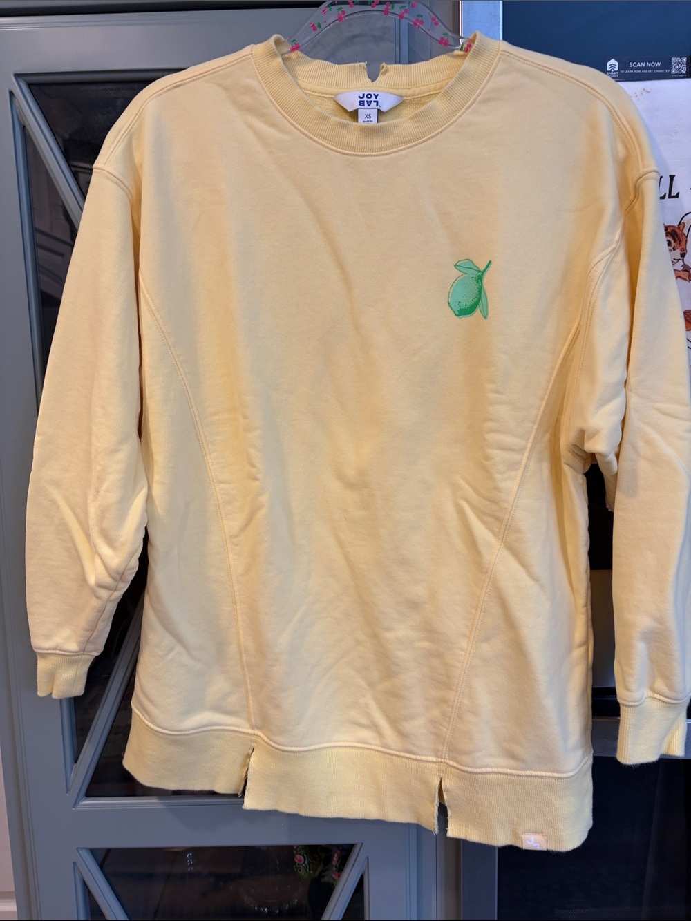JoyLab Lemon Yellow Crewneck Sweatshirt Green Lemon Embroidery XS